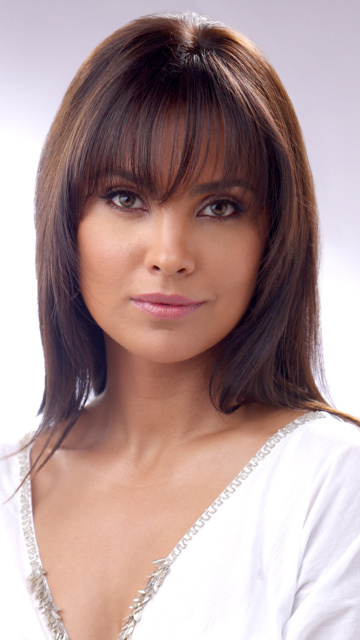 Lara dutta mobile 