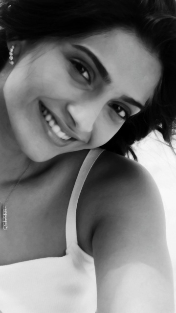 Sonam kapoor smile