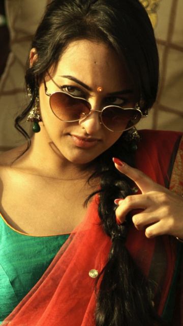 Sonakshi sinha in joker 