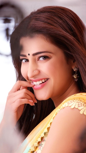 Actress shruti haasan 