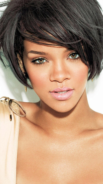 Rihanna georgeous