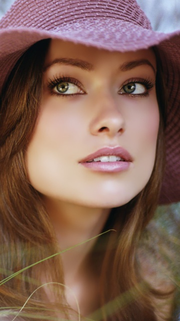 Olivia wilde in hat 