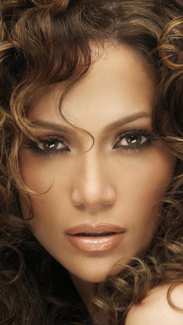 Jennifer lopez with curly hair 