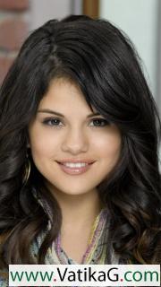 Selena gomez smiling