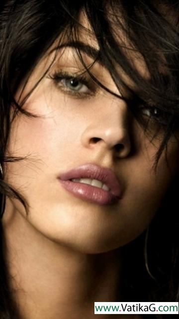 Megan fox eyes 