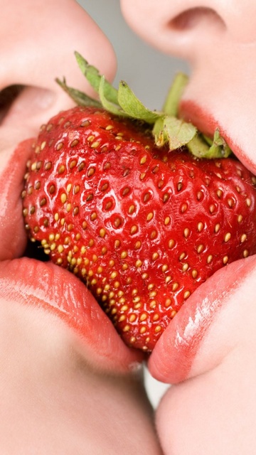 Strawberry kiss