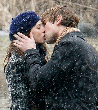 Kissing in snow 2