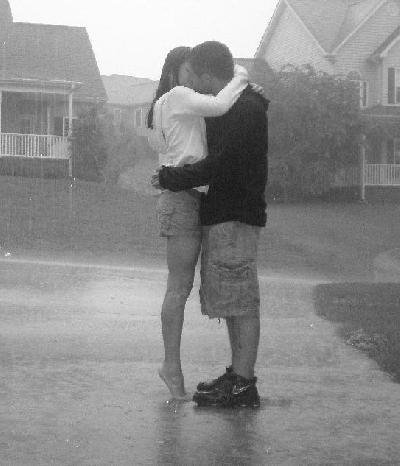 Kiss in rain