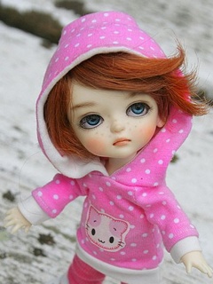 Download Cute doll - Love wallpapers for mobile phone..